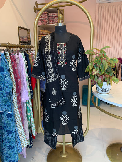 "Farida" Hand Block Printed Cotton Kurta Set(3pc) - Big Size